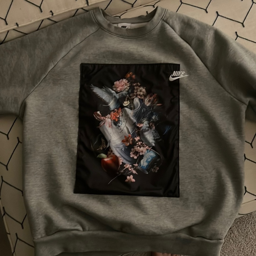Large Nike Crewneck Sweater
